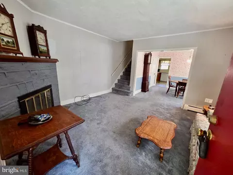 Living - 41 Wayne Ave, Springfield, PA 19064 photo 1 of 3