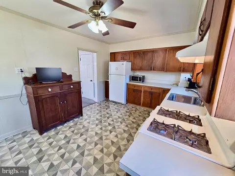Kitchen - 41 Wayne Ave, Springfield, PA 19064 photo 2 of 2