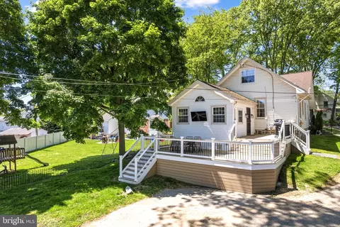 Exterior - 93 Saxer Ave, Springfield, PA 19064 photo 11 of 20