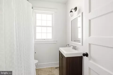 Bath - 93 Saxer Ave, Springfield, PA 19064 photo 1 of 2