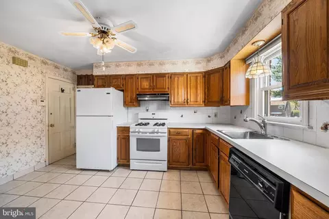 Kitchen - 649 Andrew Rd, Springfield, PA 19064 photo 2 of 3