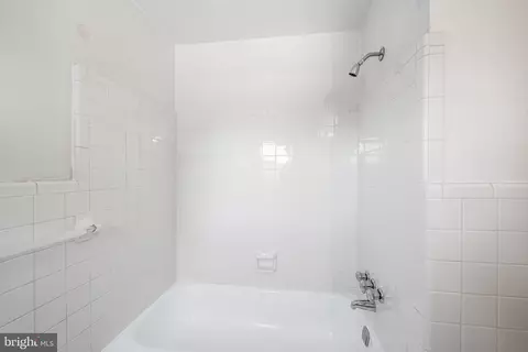 Bath - 649 Andrew Rd, Springfield, PA 19064 photo 3 of 4