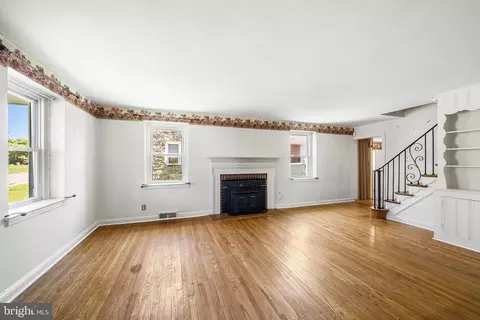 Living - 649 Andrew Rd, Springfield, PA 19064 photo 1 of 3