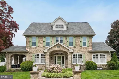 2456 Hillcrest Rd, Drexel Hill, PA 19026