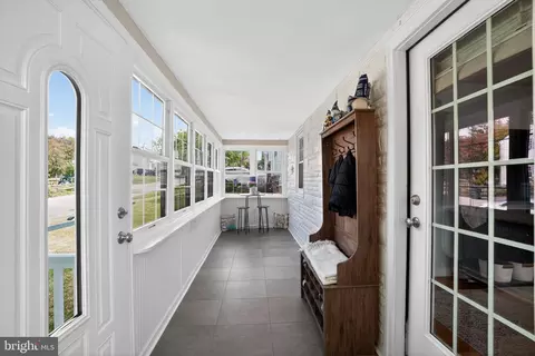 Exterior - 405 Blakeley Rd, Wallingford, PA 19086 photo 1 of 5