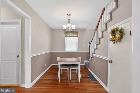 Dining - 405 Blakeley Rd, Wallingford, PA 19086 photo 1 of 2