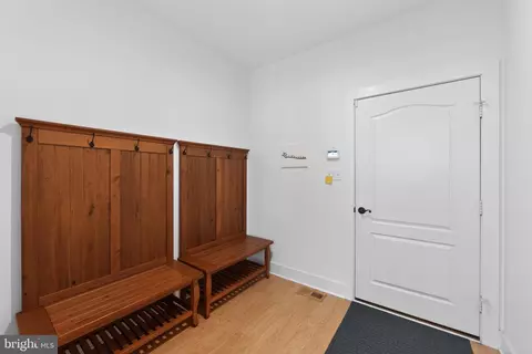 Entry Way - 10 E Brookhaven Rd, Wallingford, PA 19086 photo 4 of 4