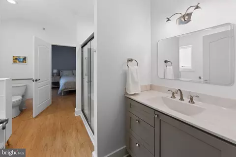 Bath - 10 E Brookhaven Rd, Wallingford, PA 19086 photo 1 of 3
