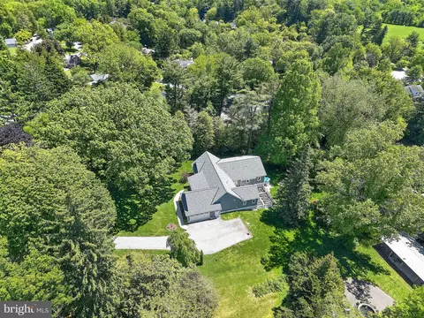 View/Area - 10 E Brookhaven Rd, Wallingford, PA 19086 photo 2 of 8