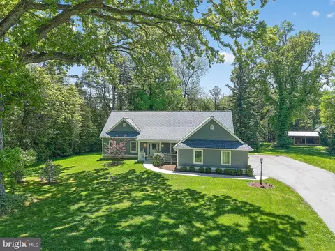 Exterior - 10 E Brookhaven Rd, Wallingford, PA 19086 photo 9 of 11