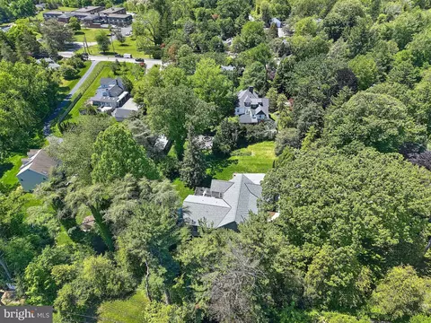View/Area - 10 E Brookhaven Rd, Wallingford, PA 19086 photo 5 of 8
