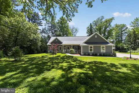 Exterior - 10 E Brookhaven Rd, Wallingford, PA 19086 photo 8 of 11