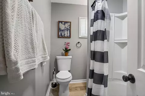Bath - 1632 Huddell Ave, Marcus Hook, PA 19061 photo 1 of 1