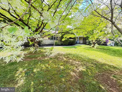 46 Sunset View Dr, Glen Mills, PA 19342