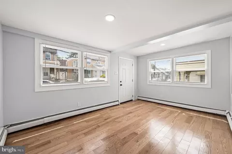 Living - 238 Heather Rd, Upper Darby, PA 19082 photo 2 of 5