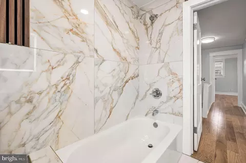Bath - 238 Heather Rd, Upper Darby, PA 19082 photo 1 of 2