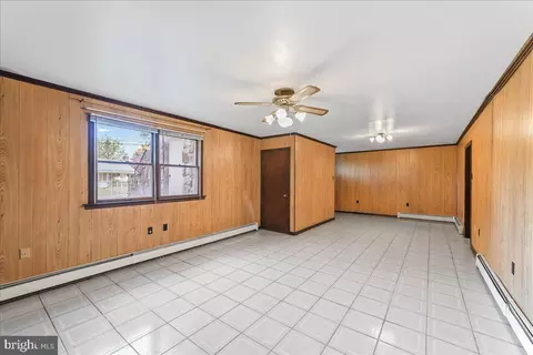 Living - 1359 Peach St, Boothwyn, PA 19061 photo 7 of 7