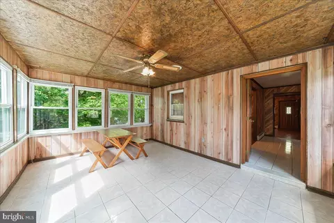 Entry Way - 1359 Peach St, Boothwyn, PA 19061 photo 1 of 6