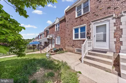 5205 Westbrook Dr, Clifton Heights, PA 19018