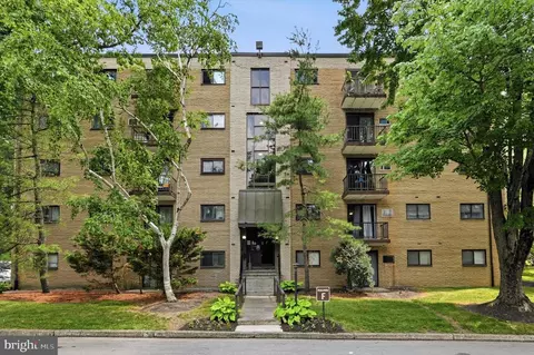 400 Glendale Rd #F13, Havertown, PA 19083