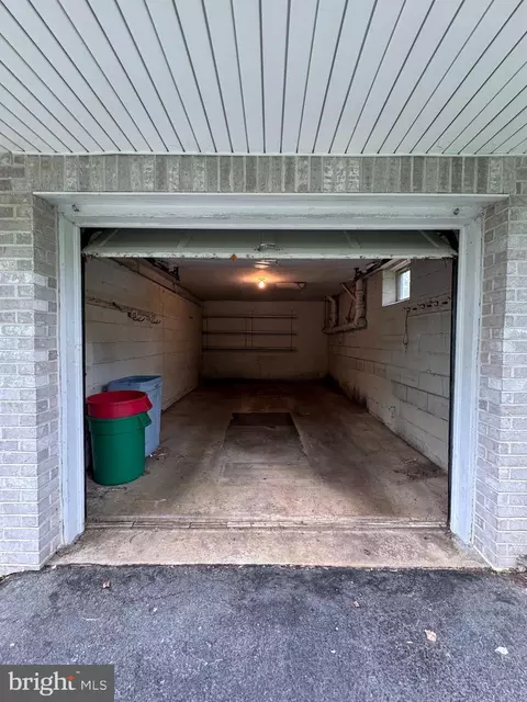 Exterior - 17 Walnut Rd, Wallingford, PA 19086 photo 3 of 3