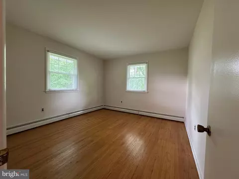 Bedroom - 17 Walnut Rd, Wallingford, PA 19086 photo 3 of 3