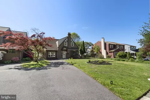 403 Walnut Hill Ln, Havertown, PA 19083