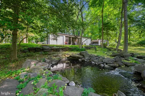 3705 Darby Rd, Bryn Mawr, PA 19010