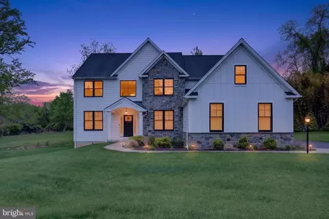 7 Overfield Ln, Glen Mills, PA 19342