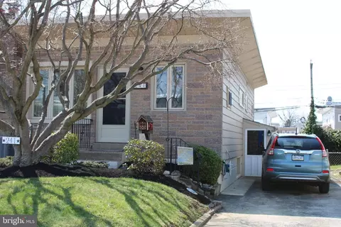 241 Acres Dr, Ridley Park, PA 19078
