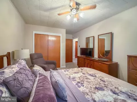 Bedroom - 347 Beverly Blvd, Darby, PA 19082 photo 2 of 5