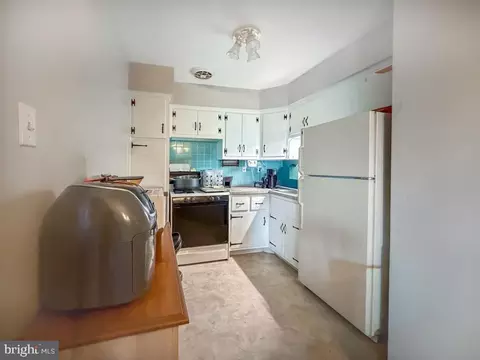 Kitchen - 347 Beverly Blvd, Darby, PA 19082 photo 3 of 3
