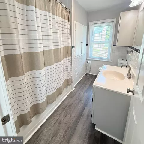 Bath - 5 3rd St, Brookhaven, PA 19015 photo 2 of 2