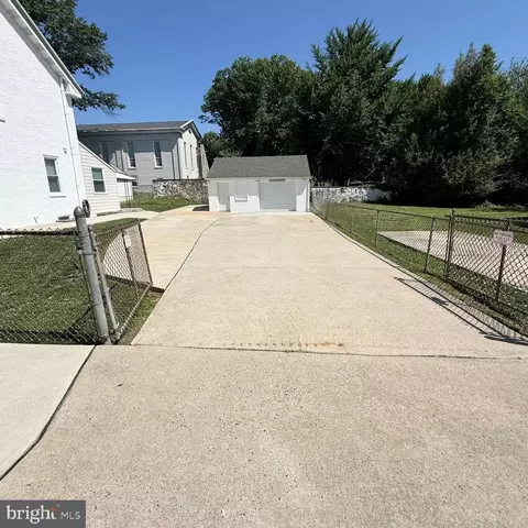 Exterior - 5 3rd St, Brookhaven, PA 19015 photo 2 of 12