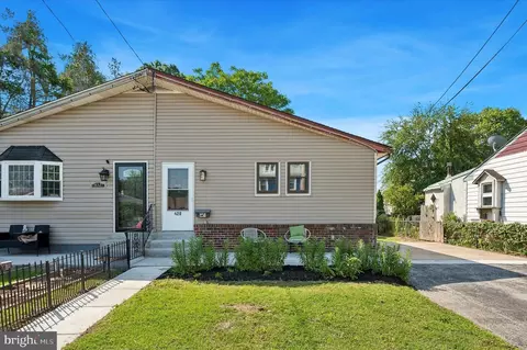 428 Manhattan St, Essington, PA 19029