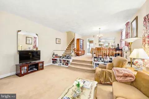 Living - 422 Eagle Rd, Havertown, PA 19083 photo 2 of 2