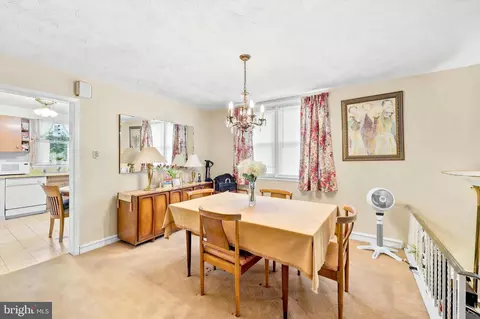 Dining - 422 Eagle Rd, Havertown, PA 19083 photo 3 of 3