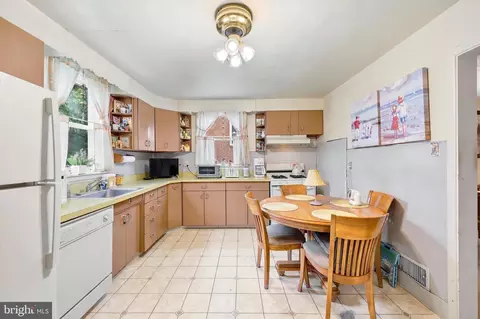 Kitchen - 422 Eagle Rd, Havertown, PA 19083 photo 1 of 3