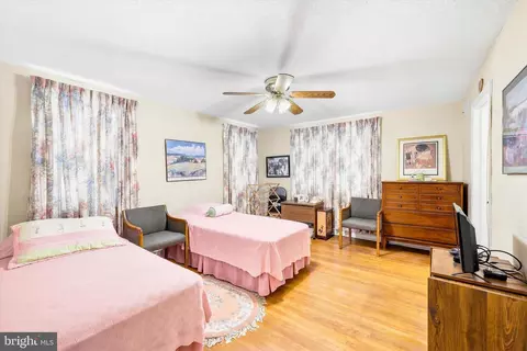 Bedroom - 422 Eagle Rd, Havertown, PA 19083 photo 1 of 5