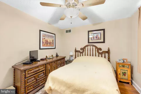 Bedroom - 422 Eagle Rd, Havertown, PA 19083 photo 4 of 5