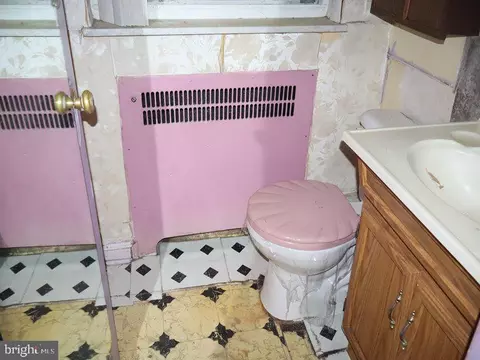 Bath - Undisclosed, Upper Darby, PA 19082 photo 1 of 3