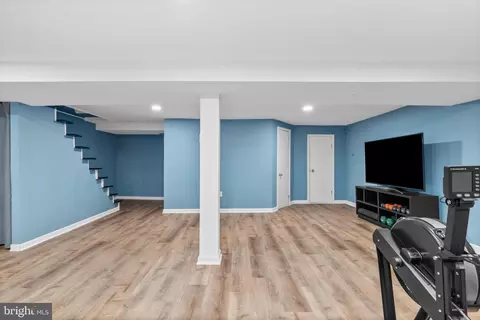Other - 416 Glendale Cir, Springfield, PA 19064 photo 7 of 14
