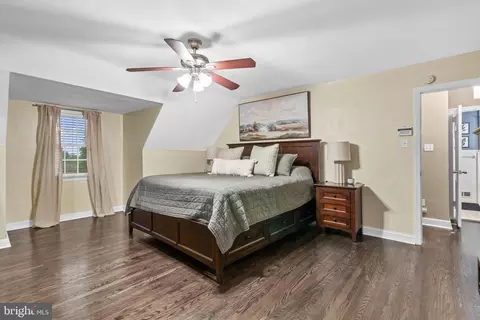 Bedroom - 416 Glendale Cir, Springfield, PA 19064 photo 2 of 7
