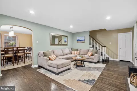 Entry Way - 416 Glendale Cir, Springfield, PA 19064 photo 1 of 4