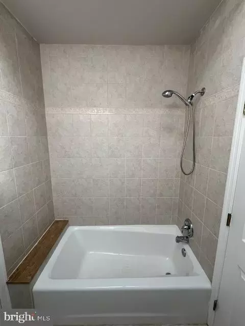 Bath - 207 Huntley Rd, Darby, PA 19082 photo 2 of 2