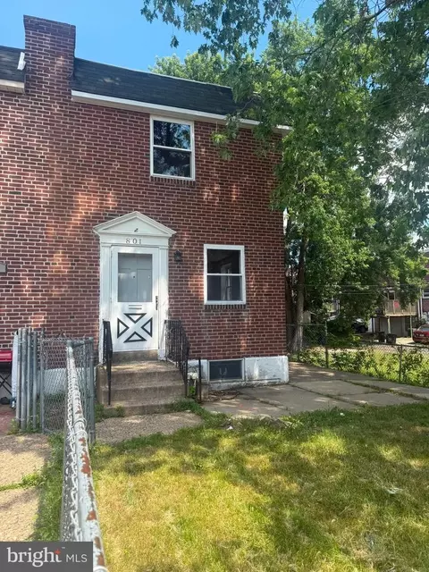 801 Taylor Dr, Folcroft, PA 19032