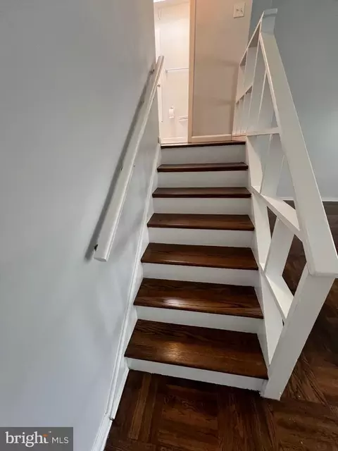 Entry Way - 135 Ervin Ave, Marcus Hook, PA 19061 photo 2 of 9