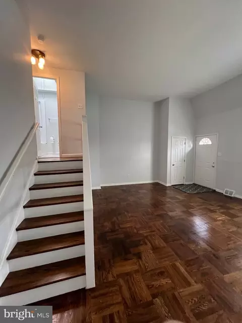 Entry Way - 135 Ervin Ave, Marcus Hook, PA 19061 photo 6 of 9