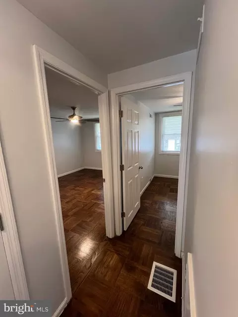 Entry Way - 135 Ervin Ave, Marcus Hook, PA 19061 photo 4 of 9