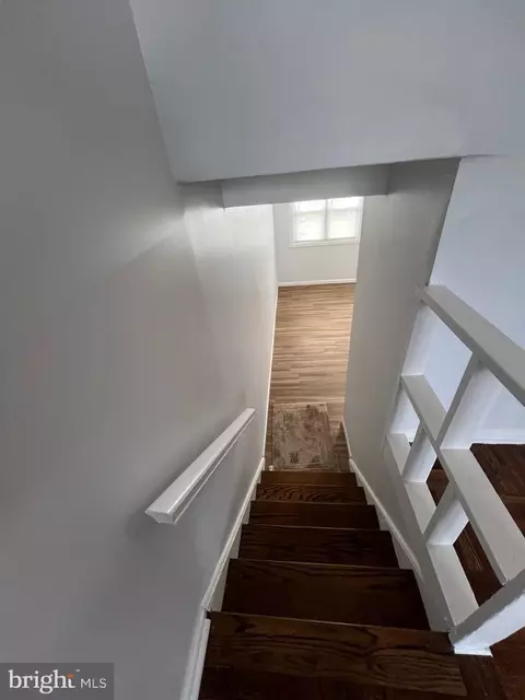 Entry Way - 135 Ervin Ave, Marcus Hook, PA 19061 photo 7 of 9